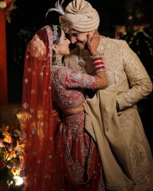 Maera Mishra Instagram - #RamRajMae Forever🧿

Jewellery @multanijewellersofficial ❤️
Makeup @makeupartistrybyshreya ❤️
Venue @theroseate ❤️
Decor @weddingsolutionbybittu ❤️
Clicked by @videotailor ❤️
#married #love #wedding #decor #forever