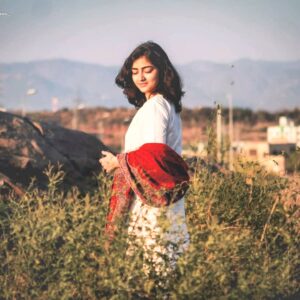 Maha Hasan Instagram - Throwback to the NUST days when I secretly aspired to be what I am today.

I would anxiously count days before I could pursue acting but now that I look back, I am so grateful for the time I had which I could use to evolve into a better human.

Guys, if you're privileged then never miss out on getting an education before you step out in the practical world. And while you do that, try to support those who aren't as privileged. 💛

Will share soon how I personally contribute to this cause. ✖️➕➖➗

PC: @mowheeb 

#nust #passion  #acting  #educationispower #givingback #mahahasan