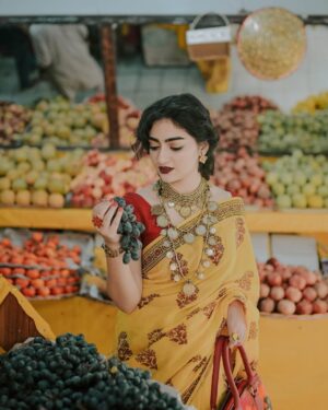 Maha Hasan Instagram - ‎💛نگاح ِ شوق

Muse: @its_mahahasan 
Jewelry: @buy_bae 
Saari: @hathghar 
Makeup & styling: @imashalmajeed 
Photographer: @nooriesthetics 

.
.
.
.
.
#brand #brandshoot #afghanjewellery #saari #saarilove #fashionblogger #fashion #blog #portrait #portraitphotography #branddesign #fashionstyle #portrait #clothingbrand #jewelry #afghanjewellery #blogger #blogoftheday #foryou #fashionshoot #fashionista #collaboration #campaign #clothingbrands #streetphotography #bazarphotography