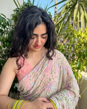 Maha Hasan Instagram - Main itni cool hun. Main Eid ke guzarnay ke baad pictures lagaati hun. 🫠 BUT SALTANAT IS COMING OUT TOMORROW AT 9PM ON @humtvpakistanofficial AND I’M V. EXCITED ABOUT IT. PLEASE TELL ME YOU GUYS WILL WATCH IT? 🙈🙈🙈