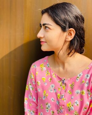 Maha Hasan Instagram - I'm such a bad Insta user. Taking pictures doesn't come naturally to me. Weird how I'm camera shy in that sense. But it is how it is. So forgive me for being absent here BUT I'm going to be on your TV screens pretty soon. More about that laterr. 🌟

📸 @madihaimam 💛