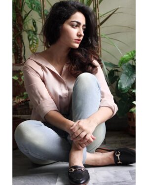 Maha Hasan Instagram - Waiting for the rain 🌧
.
.
.
.
.
.
.
.
.
#karachi #weather #rainplease #waiting #mahahasan #actor #ishqiya #arydigital #arydramas #bigbangentertainment #pakistani #lifeofanactor #pakistaniactor #pakistanimedia #pakistaniactors #pakistanidramas #pakistanientertainmentindustry #pakdrama #madeinpakistan #instagram #lollywood #pakistan #karachi #pakistanidramaindustry #instadaily #ootd