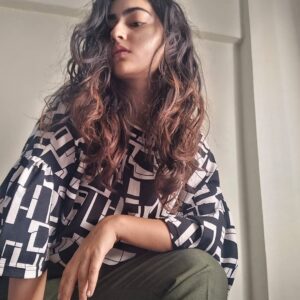 Maha Hasan Instagram - If you're happy and you know it....flaunt your hair! 👏🏼 👏🏼

#cgm #wavygirl #workinprogress #selfcare #mahahasan