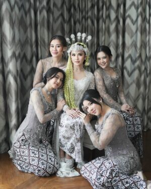 Mahalini Raharja Instagram - Lov u guys sekebon💜