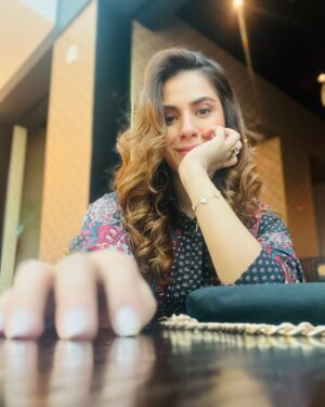 Maham Amir Instagram - Like scooby doo says - Abudhabi Dooooooo 😉

#MahamAamir #Actor #abudhabi #travelgram #travel2024 #diljitdosanjh #selfi