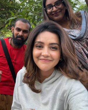 Mahima Nambiar Instagram - Aishu offscreen 👻
#photodump💕 #bromance
