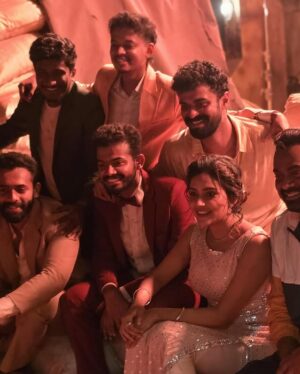 Mahima Nambiar Instagram - Aishu offscreen 👻
#photodump💕 #bromance