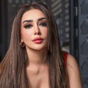 Maira Khan Instagram - ❤️♥️… 
#coordinate @umermushtaqofficial 
#mua @sajjad_aliofficial 
#salon @sparksalonpk 
#click  Rehan Ali jeffery