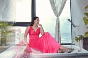 Maira Khan Instagram - “DAY DREAM”
Direct/shoot by @basitshaikhworld 
Featuring: @mairakhanofficial 
Mua: @beenishparvez_official 
Publication : the news mag 
Outfit : @kyousufofficial 
#bollywoodstyle #desigirl #potd #ootd #fashiongram #fashionphotography #vogue #diva #bazaar