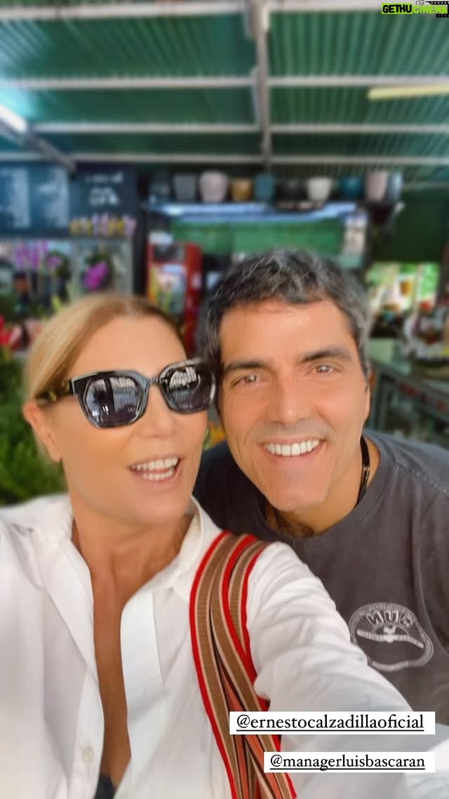Maite Delgado - 11.5K Likes - Encuentro delicioso en Caracas comprando matas de Navidad con este bombón a quien amoooo!!!
Mi querido @ernestocalzadillaoficial estrena este 29 de nov en @trasnochocult junto a la querida @astridherrera84 la obra original de Mariela Romero El Vendedor!!!! Dirigidos por @tulliocavalli ♥️
No te la puedes perder 👏👏👏👏👏👏👏👏👏