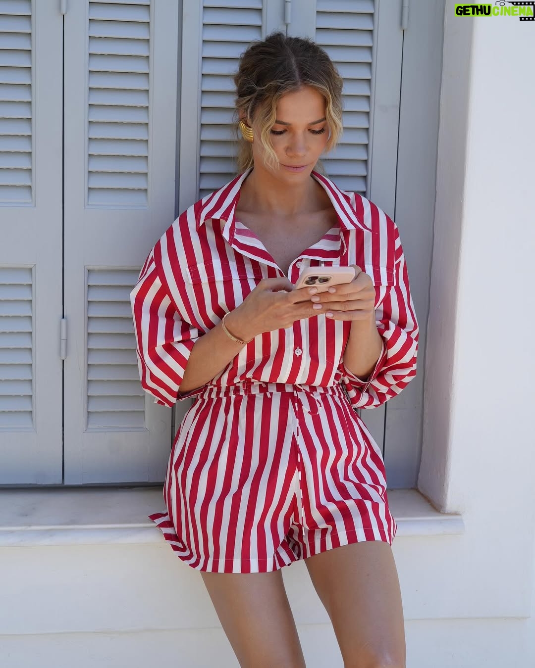 Maja Bohosiewicz - 6.9K Likes - Z cyklu:
Ja w idealnym makijażu i outficie idąca namówić kilka osób żeby zobaczyli jak są zdradzani przez swoich partnerów 🤓
Stylizacje @magdalenasekrecka
Muah: @corinnemakeup