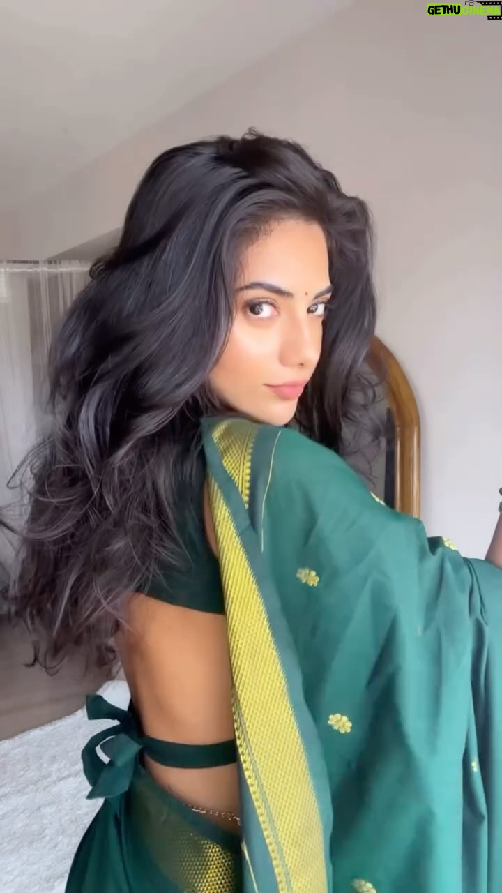 Malina - 23.9K Likes - Part - 2 for the love of this saree and this song 🫶
Saree @studiovirupa
Jewellery @kanakathara_jewellery
