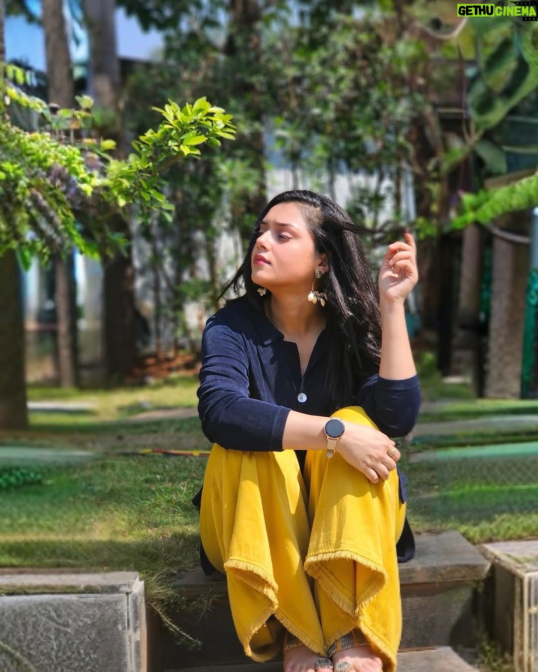 Mallika Singh - 300.9K Likes - “what is done in love
Is done well” ☀️
