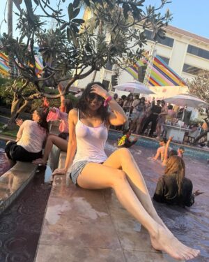 Malvika Sharma Instagram - If you didn’t get drenched in colors, did you even celebrate Holi? 🤪💥
 #MessyAndHappy