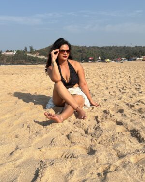 Malvika Tomar Instagram - Too hot , to handle 
.
.
.
.
#photoshoot #trading #post #hotness #goa #insta #picsart #boldwillhold #look #landscape #pretty #perfect #luxury #behappy #goabeach #goalife #bikini #bts