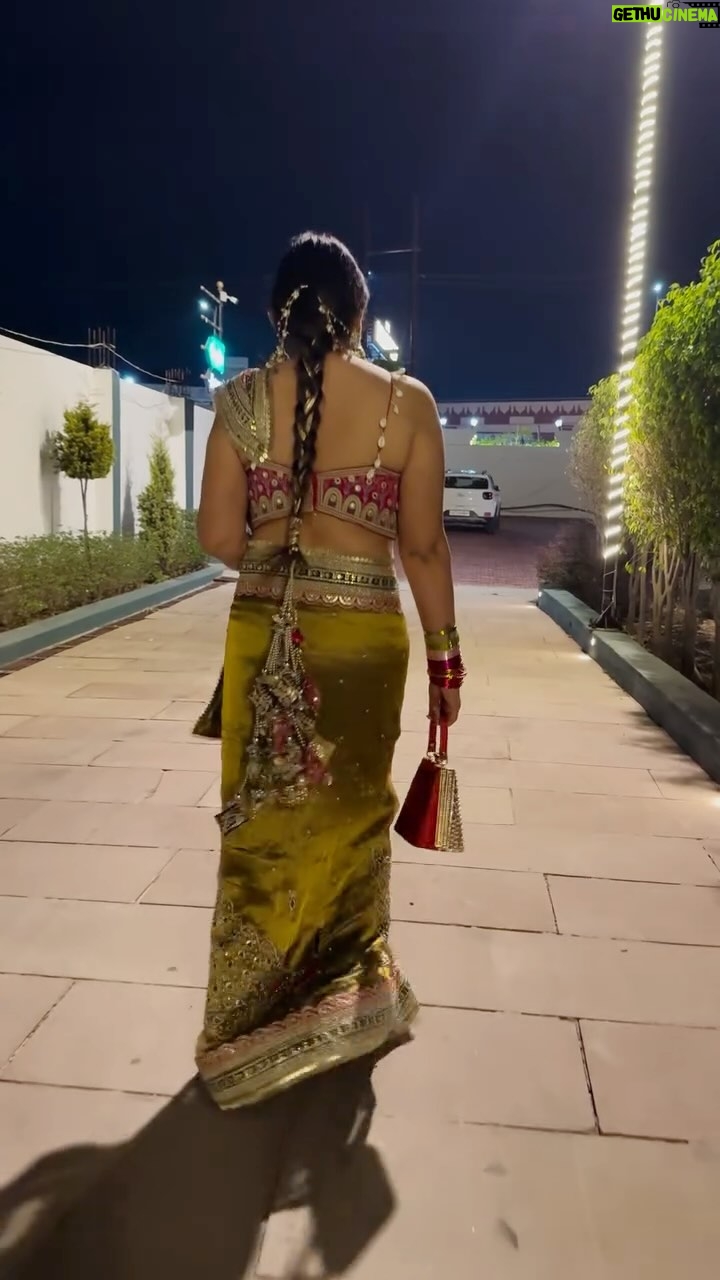 Mamta Rai - 36K Likes - Saree link @shri_banarasiparidhan श्री बनारसी परिधान आपके लिये ले आया है ,Mamtarai महारानी साड़ी-
इस साड़ी के order के लिये नीचे दिये हुये number पे call करे—
.
9935186777–9794179555–
.
#shri_banarasiparidhan #shri_banarasiparidhanbymamtarai #saree #mamtaraimaharanisaree #jaikashi #sareelove #banaras #banarasisaree @shri_banarasiparidhan
