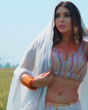Mamta Rai Instagram - हमे वही रंग सबसे ज्यादा पसंद है ,
 जो हमे सामने से देखे उसके रंग उड़ जाये --#mamtaraithoughts 
#mamtarai #mamtrai46 #queenofkashimamtarai  #holi