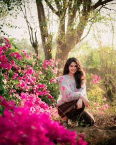 Actress Manasa Varanasi HD Photos and Wallpapers September 2025