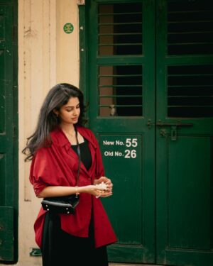Manasa Varanasi Instagram - Walking through old Madras 🌸

@saravanan_dop 

#stroll