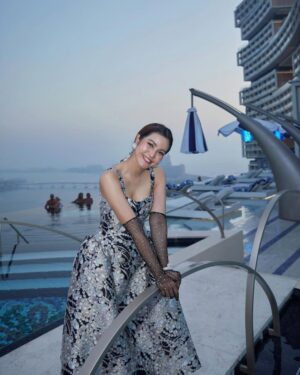 Maneerat Kam-Uan Instagram - แต่ละชุด ในแต่ละเดย์ ไม่ใช่เรื่องง่าย แต่ได้คนนี้ @cherrybomb.style จัดปาเก๋าให้ ก็คืออยู่ ใครจะคิดว่าเอาชุดสุ่มลายลงกระเป๋าที่ไม่ใหญ่มากได้ ภูมิใจในตัวเพื่อน เลยอยากบอกต่อค่ะ
