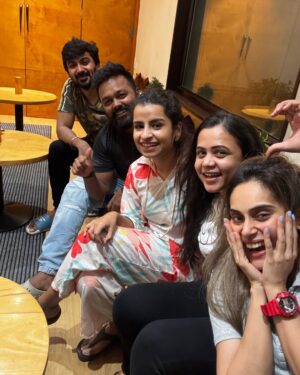 Manimegalai Instagram - From #CookuWithComali3 to today, our bond has only grown stronger❤️ Grateful for the laughter, memories and fun times!

#ShrutikaArjun #friendsforever #goodtimes #bestmemories