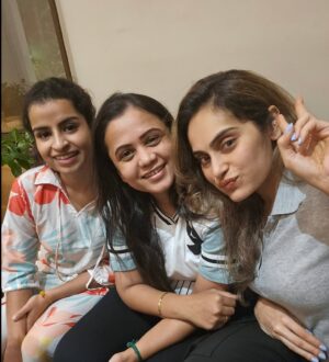 Manimegalai Instagram - From #CookuWithComali3 to today, our bond has only grown stronger❤️ Grateful for the laughter, memories and fun times!

#ShrutikaArjun #friendsforever #goodtimes #bestmemories