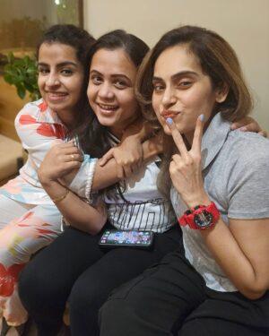 Manimegalai Instagram - From #CookuWithComali3 to today, our bond has only grown stronger❤️ Grateful for the laughter, memories and fun times!

#ShrutikaArjun #friendsforever #goodtimes #bestmemories