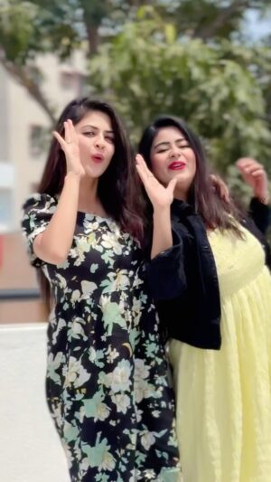 Mansi Joshi Instagram - Ninna kanda kshana 😍💫 
@inchara.joshi 🧿❤️

#sisterlove #reelsinstagram #ninnakandakshana #viralreels #trending #dancereels