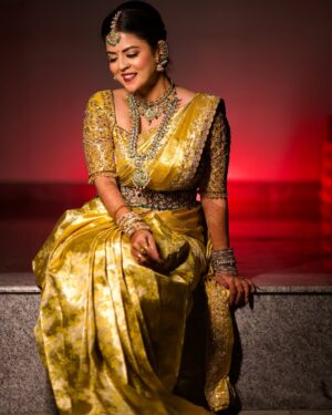Mansi Joshi Instagram - Six yards of elegance, lifetime of memories 🎊🥰

MUA @makeoverwithtara_raam 😘

Photography by @lens__crafts 💝

Saree and blouse designed by @dt_bridalstudio ☺️

Hair and saree draped by @ramya_hair_artistry 💝

Jewellery by @thespatika ❤️

Mehendi by @rajashreemakeoverartistry 🥰

#wedding #saree #weddingseason #weddingphotography #mansijoshi