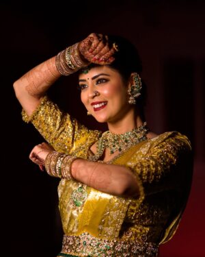 Mansi Joshi Instagram - Reflecting our timeless traditions and values ☺️
Elegance personified by my team, this post is to thank all of you for making me look on point for my wedding 💝💠

MUA @makeoverwithtara_raam 😘

Pictures by @lens__crafts 🥰

Saree and blouse designed by @dt_bridalstudio ☺️

Saree draped and hair by @ramya_hair_artistry 🥰

Jewellery by @thespatika ❤️

Location @aditya_kalyana_mantapa 🥰

#weddingphotography #mansijoshi #wedding #saree #weddingsarees #southindian #southindianweddings