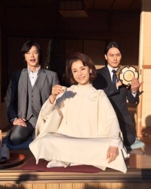 Mao Daichi Instagram - 明日の
🌹最高のオバハン中島ハルコ🌹は
私の師匠きく江ちゃんが亡くなり、
きく江ちゃん宅にお線香をあげに行ったら
なんと言うことか、
遺産相続できく江ちゃんの甥と姪が骨肉の争い！！
呆れたわよ😤
勿論、バッサバッサと斬ってやったわ‼️

それから、きく江ちゃんが残した謎解き……☺️
これがまた面白いのよ〜＾＾＾＾
流石！私の師匠🤍
私達流のやり方で供養をさせてもらったわ(^_^)🙏
ま、とにかく観てみて📺

#最高のオバハン中島ハルコ 🌹
#最高のオバハン #中島ハルコ #MIB
#オトナの土ドラ 📺
#東海テレビ #フジテレビ系列
#毎週土曜夜11時40分
#第9話 #3月1日
#原作 #林真理子 #脚本 #西荻弓絵
#合田雅吏
#蕨野友也
#大地真央
#MAODAICHI
