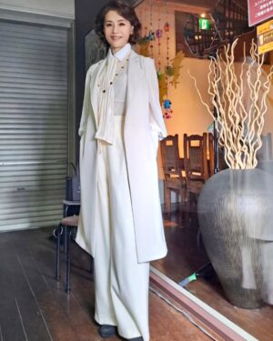 Mao Daichi Instagram - 明日の
🌹最高のオバハン中島ハルコ🌹は
いつも通り、23時40分からよ📺
まぁ〜〜面白いわよ〜🤗
そして、スッキリするわよ‼️
お見逃しなくね、いいこと❣️(*☻-☻*)

#最高のオバハン中島ハルコ 🌹
#最高のオバハン #中島ハルコ #MIB 
#オトナの土ドラ 📺
#東海テレビ #フジテレビ系列
#毎週土曜夜11時40分
#第8話 #2月22日
#ねこの日 🐈️#にゃんにゃんにゃんの日 😻
#原作 #林真理子 #脚本 #西荻弓絵
#大地真央
#MAODAICHI