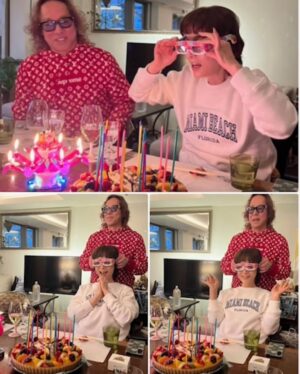 Mao Daichi Instagram - 昨夜
お友達が
誕生日お祝い🥂🎂と、
「帝劇」お疲れ様❗️
パーティー🎉をしてくれました❣️😊
🍾👨‍🍳🥰🍣🍶

#炎🔥が⭐️に見えるメガネ👓
#楽しかった😊
#美味しかった😋
#自宅にお寿司屋さん🍣
#幸せ😂
#ありがとう🙏
#誕生日 🎂
#帝劇
#大地真央
#MAODAICHI
#森田恭通
#yasumichimorita