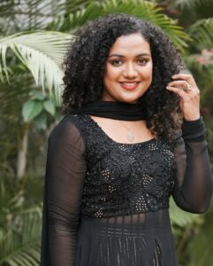 Actress Mareena Michael Kurisingal HD Photos and Wallpapers September 2025