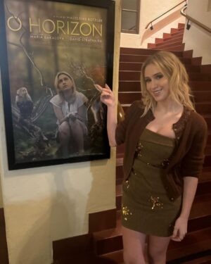 Maria Bakalova Instagram - Thank you @officialsbiff for having our beautiful movie O Horizon premiere at the festival 💙
I had such a great time spending the last 2 days here!