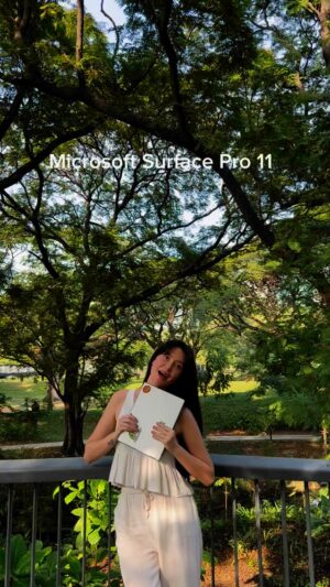 Maria Lynn Ehren Instagram - มาแชร์ประสบการณ์ใช้ Microsoft Surface Pro 11 ค่ะ! PC เปลี่ยนเป็นแท็บเล็ตได้ในพริบตา แล้วยังมีฟีเจอร์ Copilot AI chatbot บนคีย์บอร์ดที่ใช้ง่ายสุด ๆ ตอบโจทย์การใช้งานของมารีญาเลยค่ะ แต่แน่นอนว่าไม่มีอะไรในโลกนี้ที่สมบูรณ์แบบ 100% ในรีวิวนี้จึงเล่าทั้งข้อดีและข้อเสีย คิดยังไงกันบ้างคะ 

Six months in, and here’s my Microsoft Surface Pro 11 review! From transforming into a tablet in seconds to the super handy Copilot AI chatbot built right into the keyboard—this device keeps up with all my needs. But no device is perfect, so I’m sharing the pros and cons. Let me know what you think! 

#MicrosoftSurfacePro11