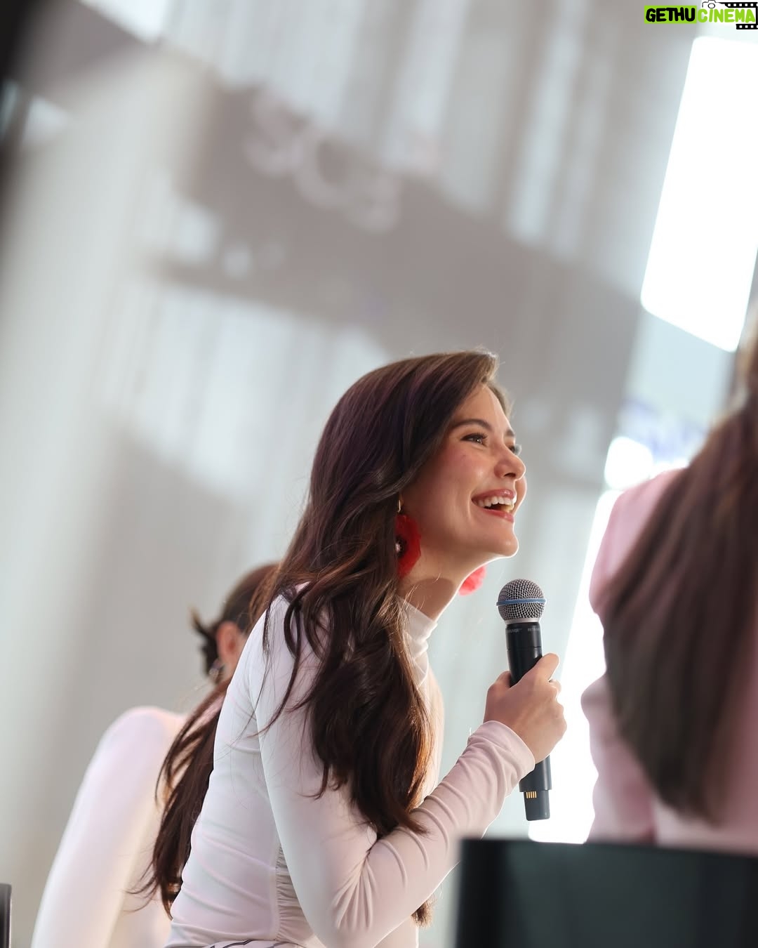 Maria Lynn Ehren - 3 Likes - Mindset does matter! When youāre clear on your values and your vision for a better tomorrow, the steps you need to take today become so much clearer.
Kicking off #WomensDay in Bangkok with a lovely reunion and an inspiring sessions.
Thank you for having me ka.
Lovely set from @veladebangkok
HairMakeup @katai_makeup āØ
#MirrorThailand
#MirrorIWD2025 #ForAllWomenandGirls #InternationalWomensDay
#ąø§ąø±ąøąøŖąøąø£ąøµąøŖąø²ąøąø„