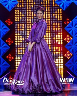 Maria Lynn Ehren Instagram - Maria Lynn Ehren @marialynnehren guest judge on Drag Race Thailand Season 3 ‼️🏁 #DragRaceTH กลับมาแล้ว!

ยังมีให้ดูอีกเยอะ 👀 Watch the FULL LENGTH trailer on @wowpresentsplus and Youtube ➡️ https://bit.ly/4d2vJJv

ตอนใหม่ออกอากาศทุกวันพุธ เริ่มตั้งแต่ 16 ตุลาคม ที่ @wowpresentsplus

👑 #DragRaceTH hosted by @panginaheals premieres THIS WEDNESDAY on @wowpresentsplus worldwide 🇹🇭 19:00 ICT 🇺🇸 5AM PST / 8AM EST 🌎 12:00 UTC