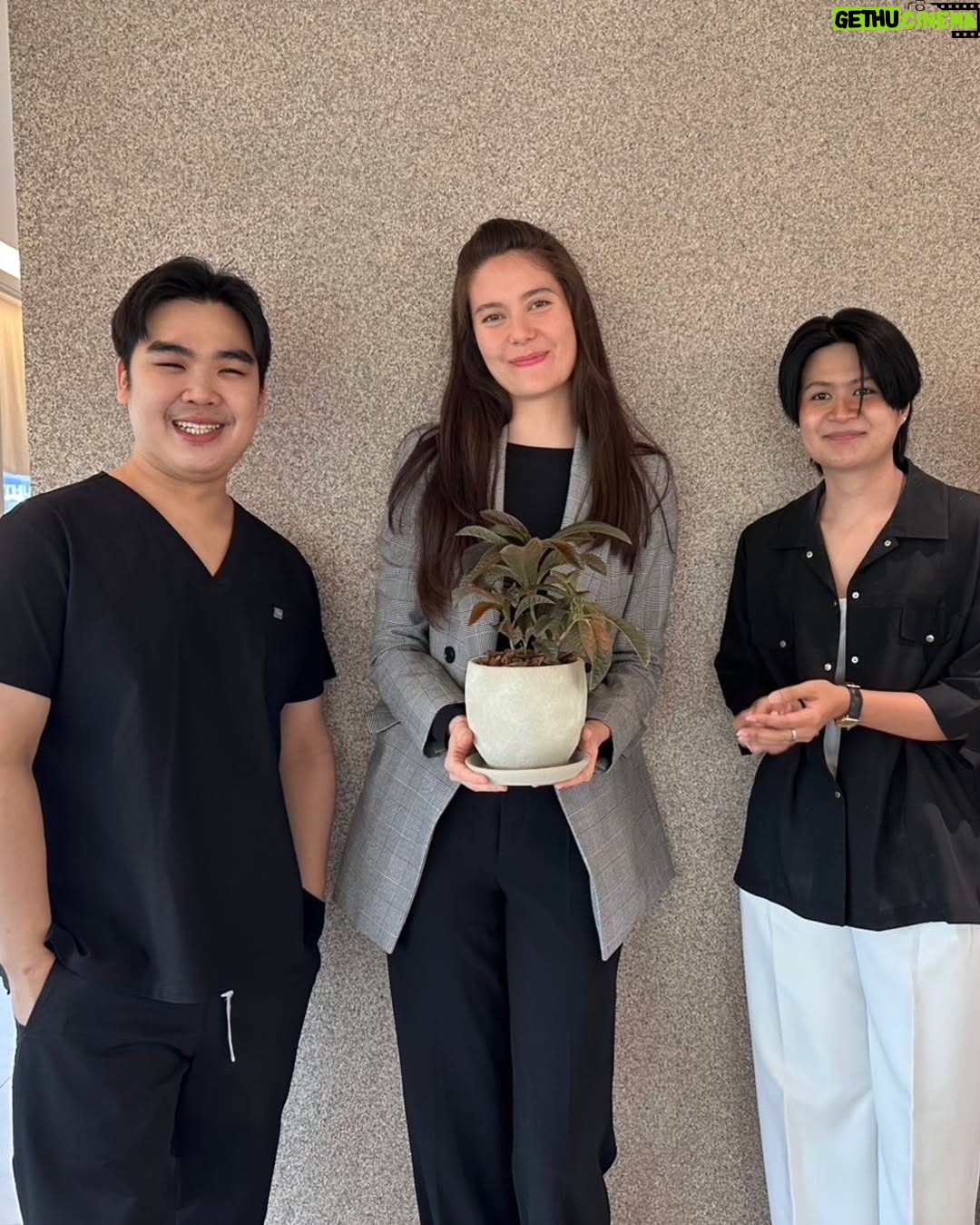 Maria Lynn Ehren - 3 Likes - Feeling so lucky to be part of the Dsk family! A special shoutout to the Dsk team for this plant exchange weāve got going on. It has been such a fun and fresh way to connect š
What I love most about Dsk is their approach to beauty. Itās never about pushing unnecessary procedures, instead, itās about customized care by experts.
To anyone reading this, youāre already beautiful š Do what you must to make you happy. If you need consultations, I can highly recommend the doctors at DSK.