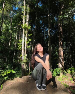 Maria Lynn Ehren Instagram - (En 👇🏼) ผลกระทบใดของอุตสาหกรรมน้ำมันและก๊าซที่คุณกังวลมากที่สุด และอยากเห็นการแก้ไขเร็วที่สุดคะ?

A) มลพิษทางอากาศที่ทำให้เกิดโรคทางเดินหายใจและโรคหัวใจ

B) การรั่วไหลของน้ำมันและการปนเปื้อนในน้ำ

C) ภาวะโลกร้อนจากการปล่อยก๊าซเรือนกระจก

วิธีหนึ่งในการแก้ปัญหาวิกฤตสภาพอากาศและความอันตรายที่มีผลต่อสุขภาพและสิ่งแวดล้อม คือการเปลี่ยนไปใช้พลังงานหมุนเวียน หากไม่มีมลพิษที่เป็นอันตรายจากเชื้อเพลิงฟอสซิล ไม่เพียงแต่อากาศที่จะสะอาดขึ้นเท่านั้น แต่เหตุการณ์สภาพอากาศจะเลวร้ายน้อยลง ความมั่นคงด้านพลังงานจะมากขึ้น ต้นทุนระยะยาวจะลดลง ระบบนิเวศจะดีขึ้น และอื่นๆ อีกมากมาย

มารีญาดีใจมากที่ได้ partner กับ @jobs_that_makesense_asia และบริษัทต่างๆ ที่ทำงานด้านพลังงานหมุนเวียน หากคุณต้องการเป็นส่วนหนึ่งของเศรษฐกิจสีเขียวที่กำลังเป็นที่ต้องการ

สามารถดู job opportunities ผ่าน @jobs_that_makesense_asia ได้เลย นะคะ 

🌞 

What effects of the oil and gas industry are you most concerned about, and want to address ASAP?

A) Air pollution causing respiratory and heart diseases
B) Oil spills and water contamination
C) Global warming from greenhouse gas emissions

One of the ways to solve the climate crisis and its health and environmental dangers is by switching to renewable energy. Without the harmful pollutants released by fossil fuels, not only will there be cleaner
air... but there will be less extreme weather events, better energy security, lower long-term costs, healthier ecosystems, and more.

I’m therefore very excited to partner with @jobs_that_makesense_asia and companies that work in renewable energy. 

If you want to be part of the booming GREEN ECONOMY, make sure you check out the impact and sustainable jobs that @jobs_that_makesense_asia has to offer!

#greenjobs #climatecareers #renewableenergy #careertransition #greeneconomy #jobopportunity
#southeastasia #Thailand
