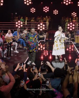 Maria Rita Instagram - Saaaaaaaaaiu! ❤️‍🔥🎧
Corre no youtube e Assista agora o vídeo de “Sorriso de Marfim/ Meu Sorriso” com participação especial da minha irmã @mariaritaoficial ✊🏾

Tudo nosso meu povo, compartilha com geral!!! 🔗 link nos stories 

#marquinhossensacao #pagode #samba #mariarita