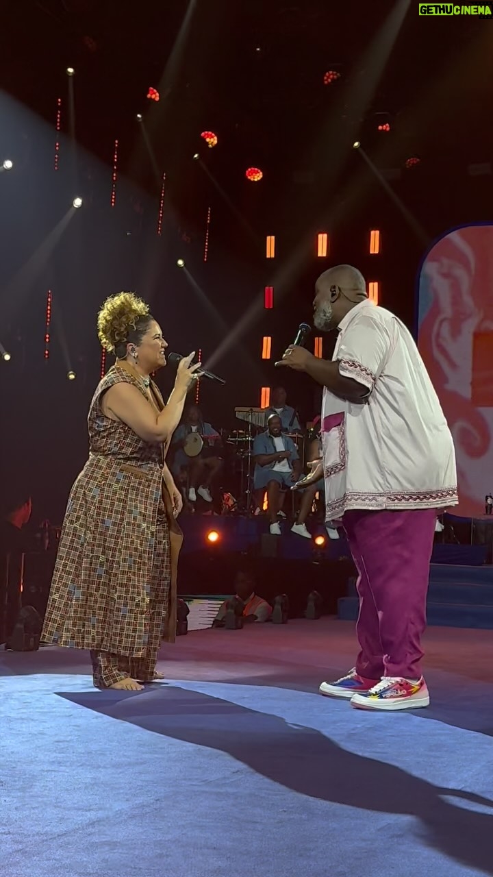 Maria Rita - 40.3K Likes - E esse dueto? Estamos apaixonados! É só talento nesse @pagodedopericao! 🙌🏿
