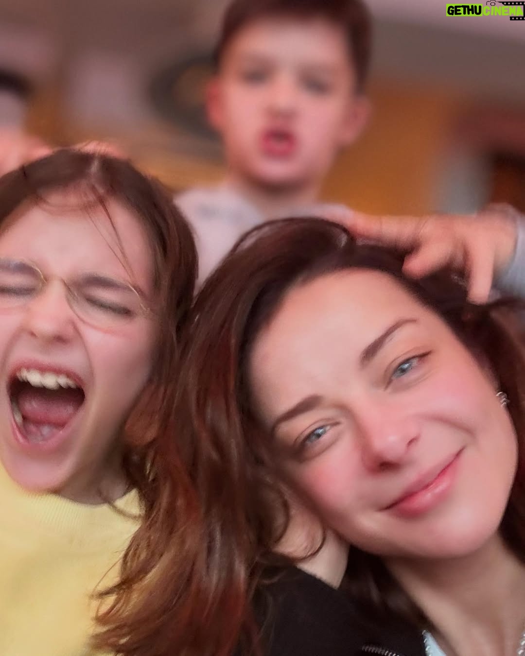 Marina Aleksandrova - 13.5K Likes - ŠŠ°Š½ŠøŠŗŃŠ»Ń:
Ā«ŠŠ°Š¼Š°, ŃŃ Š½Š°ŃŠ° ŠŗŠ¾ŃŠ¾Š»ŠµŠ²Š°Ā»
ŠŠ»ŃŠ“Ń Š½Š° поŃŃŃŠµŃ Ā«ŠŠ½ Š±ŃŠ» болŃŃŠ°Ń Ā«ŃŠøŃка» или ŠæŃоŃŃŠ¾ болŃŃŠ¾Š¹?Ā»
Ā«ŠŠ°Š»ŠµŠ½Ńкие Š“ŠµŃŠø ŠæŃŠ¾ŃŃŠ¾ болŃŃŠµ ŠæŠ¾ŠŗŠ°Š·ŃŠ²Š°ŃŃ, ŃŃŠ¾ Š»ŃŠ±ŃŃ ŃŠ¾Š“ŠøŃŠµŠ»ŠµŠ¹Ā»
«Том ЄиГГлŃŃŠ¾Š½ Š¾ŃŠøŠ³ŠµŠ½Š½Š¾ ŃŠ°Š½ŃŃŠµŃ, знал Š±Ń ŠØŠµŠŗŃŠæŠøŃĀ»
«ФŃŃŠ±Š¾Š»ŃŠ½ŃŠ¹ маŃŃ-Š»ŃŃŃŠøŠ¹ ŃŠæŠµŠŗŃŠ°ŠŗŠ»ŃĀ»
«У ЧеŃ
ова Š²Ńе Š³ŠµŃои какие ŃŠ¾ неŃŃŠ°ŃŃŠ½Ńе»
«У Š½Š°Ń ŃŠæŠµŃ.заГание, Š½ŃŠ¶Š½Š¾ Š²ŃŠ±ŃаŃŃ ŃŠ°Š¼Š¾Šµ вкŃŃŠ½Š¾Šµ ŃŠ¾ŠŗŠ¾Š»Š°Š“ное ŠæŠµŃŠµŠ½Ńе»
P.S. а оŃŃŠ°Š»ŃŠ½ŃŠµ Š²ŠæŠµŃŠ°ŃлениŃ, Š“Š¾ŃŠ¾Š³ŠøŠµ Š²Š½ŃŠŗŠø, ŃŠøŃŠ°Š¹ŃŠµ в ГневникаŃ
бабŃŃŠŗŠø.
#holiday #london
#muchadoaboutnothing
#corteocirquedusoleil
#tatemodernlondon
#V&A
#theseagull
#britawards2025
#football
Š ŃŃŠ¾ ŃŠ¾Š²Ńем не вŃŃ, ŃŃŠ¾ Š¼Ń ŃŃŠæŠµŠ»Šø. ŠŃГоŃ
Š½ŃŠ»Šø, ŃŠµŠæŠµŃŃ Š¾ŃŠ“ŃŃ
Š¾Ń Š¾ŃŠ“ŃŃ
а!