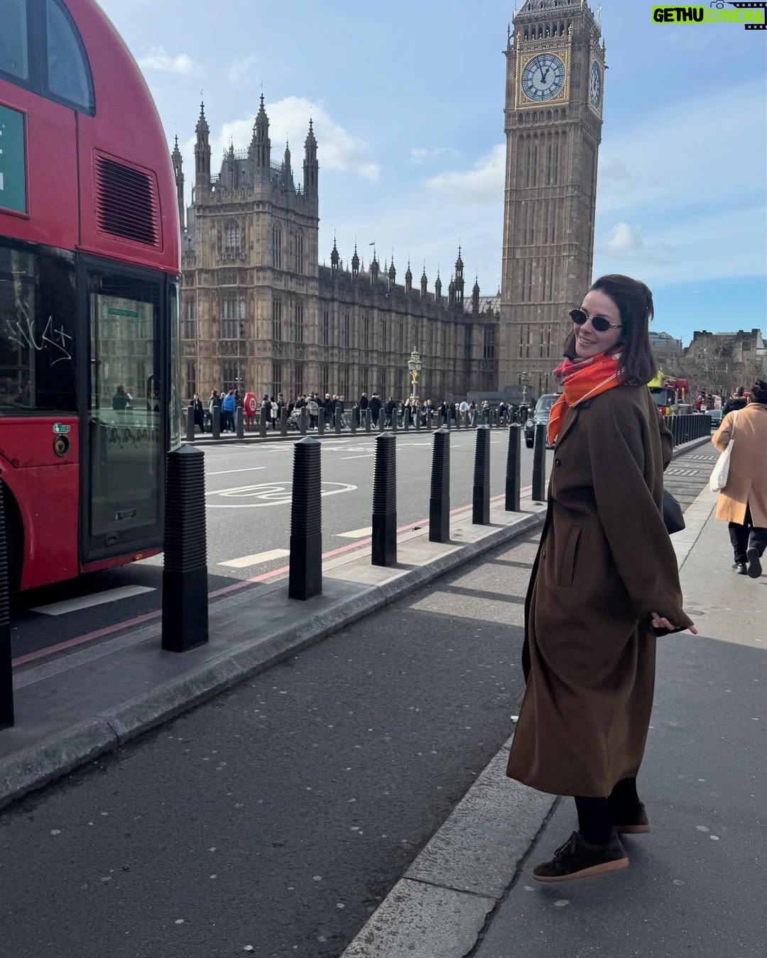 Marina Aleksandrova - 13.5K Likes - ŠŠ°Š½ŠøŠŗŃŠ»Ń:
Ā«ŠŠ°Š¼Š°, ŃŃ Š½Š°ŃŠ° ŠŗŠ¾ŃŠ¾Š»ŠµŠ²Š°Ā»
ŠŠ»ŃŠ“Ń Š½Š° поŃŃŃŠµŃ Ā«ŠŠ½ Š±ŃŠ» болŃŃŠ°Ń Ā«ŃŠøŃка» или ŠæŃоŃŃŠ¾ болŃŃŠ¾Š¹?Ā»
Ā«ŠŠ°Š»ŠµŠ½Ńкие Š“ŠµŃŠø ŠæŃŠ¾ŃŃŠ¾ болŃŃŠµ ŠæŠ¾ŠŗŠ°Š·ŃŠ²Š°ŃŃ, ŃŃŠ¾ Š»ŃŠ±ŃŃ ŃŠ¾Š“ŠøŃŠµŠ»ŠµŠ¹Ā»
«Том ЄиГГлŃŃŠ¾Š½ Š¾ŃŠøŠ³ŠµŠ½Š½Š¾ ŃŠ°Š½ŃŃŠµŃ, знал Š±Ń ŠØŠµŠŗŃŠæŠøŃĀ»
«ФŃŃŠ±Š¾Š»ŃŠ½ŃŠ¹ маŃŃ-Š»ŃŃŃŠøŠ¹ ŃŠæŠµŠŗŃŠ°ŠŗŠ»ŃĀ»
«У ЧеŃ
ова Š²Ńе Š³ŠµŃои какие ŃŠ¾ неŃŃŠ°ŃŃŠ½Ńе»
«У Š½Š°Ń ŃŠæŠµŃ.заГание, Š½ŃŠ¶Š½Š¾ Š²ŃŠ±ŃаŃŃ ŃŠ°Š¼Š¾Šµ вкŃŃŠ½Š¾Šµ ŃŠ¾ŠŗŠ¾Š»Š°Š“ное ŠæŠµŃŠµŠ½Ńе»
P.S. а оŃŃŠ°Š»ŃŠ½ŃŠµ Š²ŠæŠµŃŠ°ŃлениŃ, Š“Š¾ŃŠ¾Š³ŠøŠµ Š²Š½ŃŠŗŠø, ŃŠøŃŠ°Š¹ŃŠµ в ГневникаŃ
бабŃŃŠŗŠø.
#holiday #london
#muchadoaboutnothing
#corteocirquedusoleil
#tatemodernlondon
#V&A
#theseagull
#britawards2025
#football
Š ŃŃŠ¾ ŃŠ¾Š²Ńем не вŃŃ, ŃŃŠ¾ Š¼Ń ŃŃŠæŠµŠ»Šø. ŠŃГоŃ
Š½ŃŠ»Šø, ŃŠµŠæŠµŃŃ Š¾ŃŠ“ŃŃ
Š¾Ń Š¾ŃŠ“ŃŃ
а!