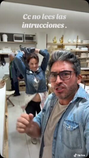 Marisol del Olmo Instagram - @soymarisoldelolmo devoluciones...
&S!#%. ♥️🤭😡❤️🙊😍 @pymoreque 
#manual #Amor #relacion
#pareja #mujer #hombre
#apache #comedia #parati
#bromita #venus #marte