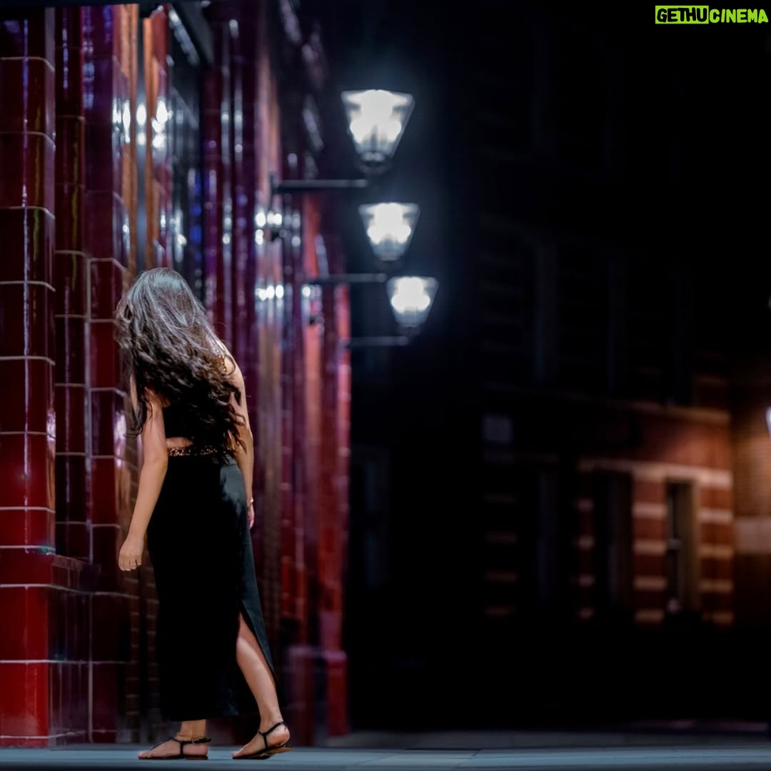 Mariyam Nafees - 36.5K Likes - • Drama 🎭
@difixus_images
@emra.pk
| #AmYam | Drama | Shots | Knightsbridge | London | Night | 🎭 | Girl in Black | All Black Look |