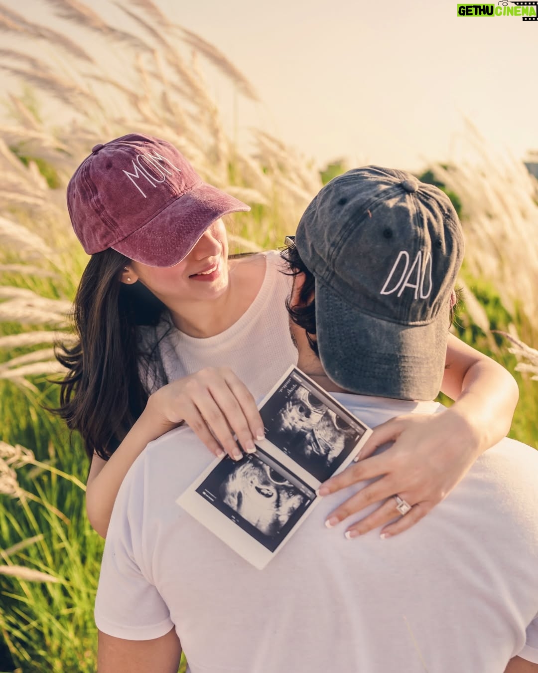 Mariyam Nafees - 109.1K Likes - • Oh, baby! We’re having a baby!!! 🥹🥰
Baby AmYam coming soon, InshAllah! ❤️🧿
Please keep us in your prayers 🫶🏻
📷: @mahasphotographyofficial
| #AmYam | Life Update | We’re expecting | Pregnancy Announcement | Blessed | MashAllah | Alhamdulillah |