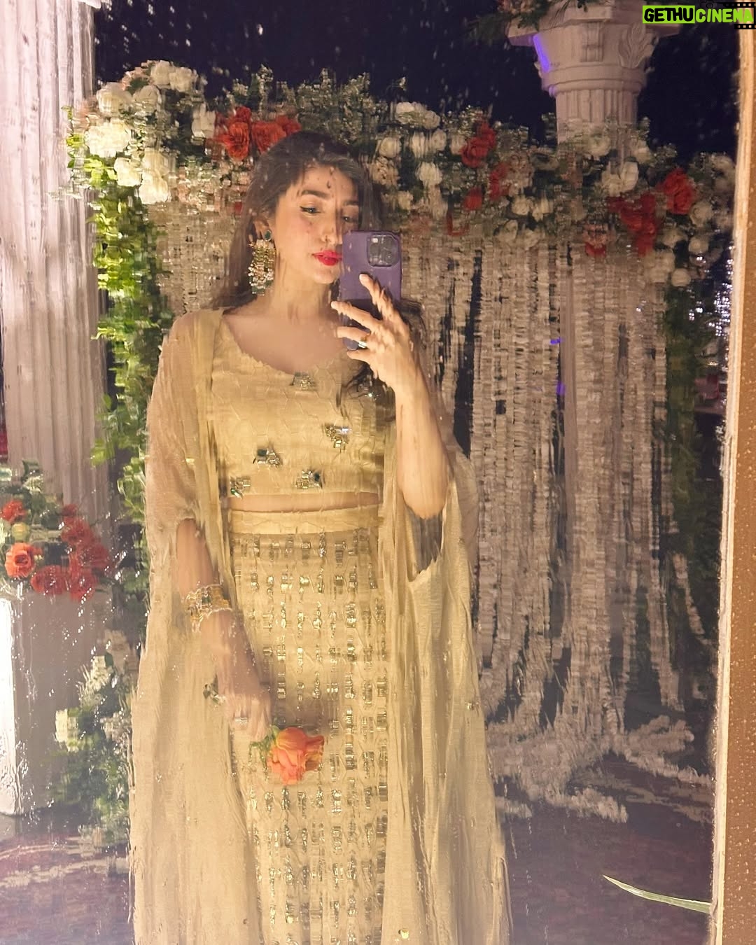 Mariyam Nafees - 37.8K Likes - • Unseen bunch from the desi archives 🫧
| In my Desi era | Lookbook | Style File | #ThrowbackThursday