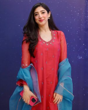 Mariyam Nafees Instagram - • Unseen bunch from the desi archives 🫧

| In my Desi era | Lookbook | Style File | #ThrowbackThursday