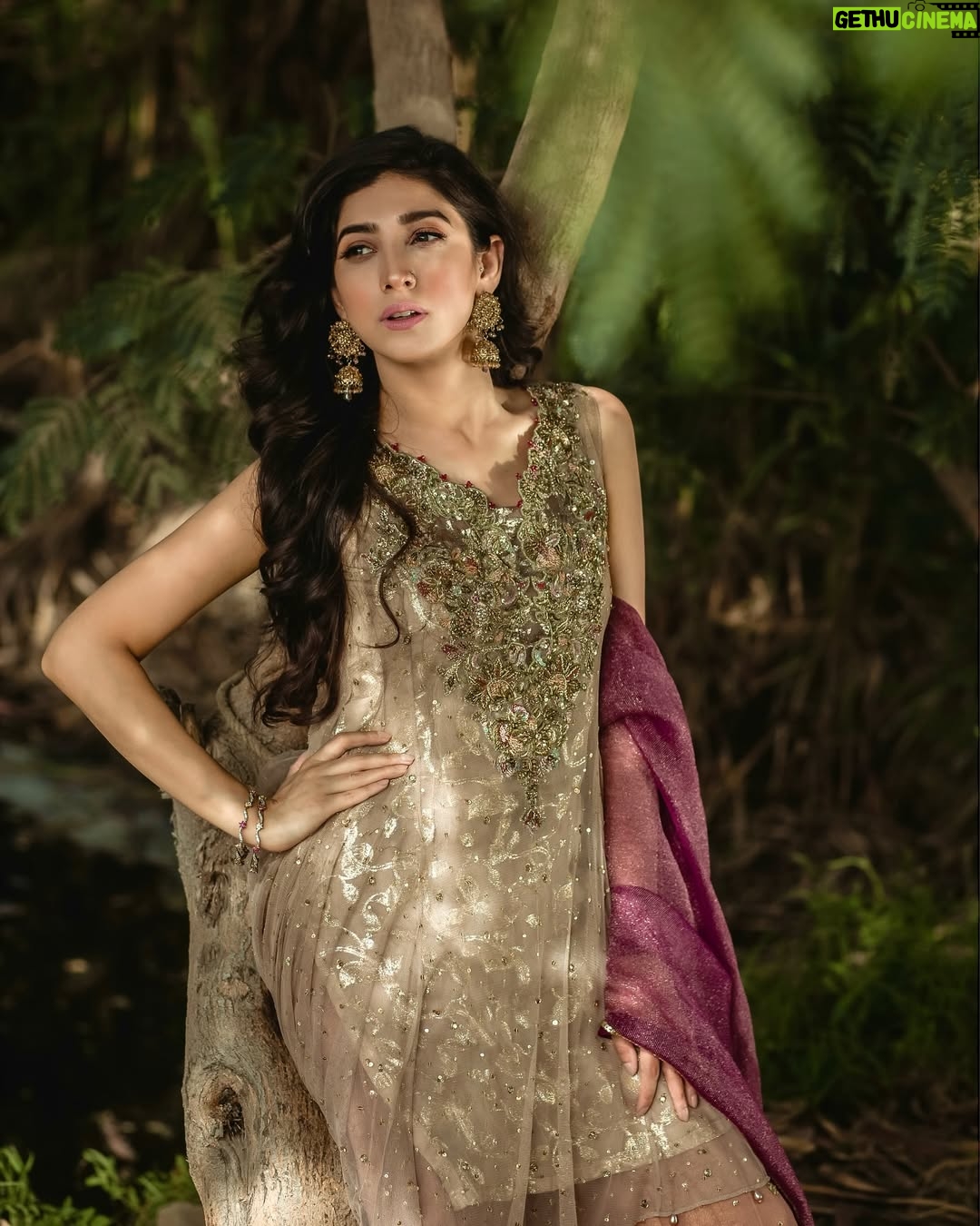 Mariyam Nafees - 37.8K Likes - • Unseen bunch from the desi archives 🫧
| In my Desi era | Lookbook | Style File | #ThrowbackThursday